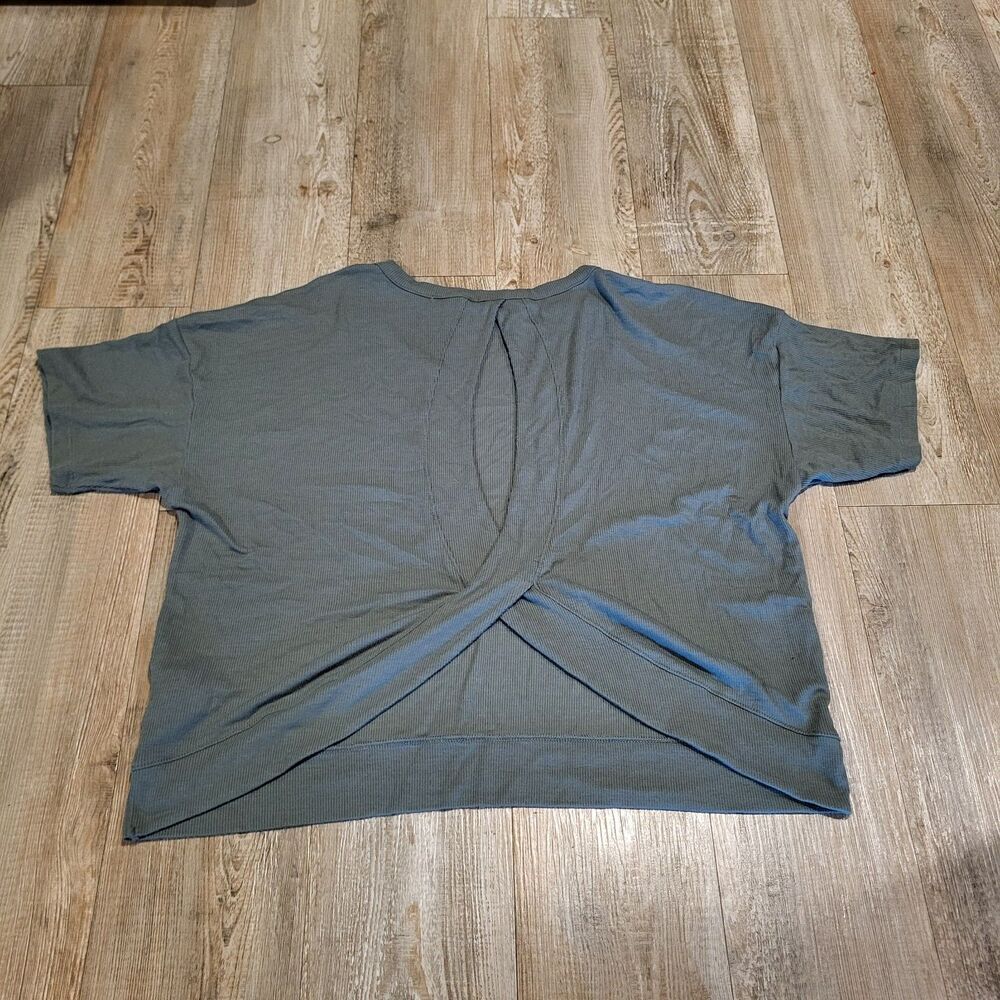 American Eagle Open Back Short Sleeved Yogo Top Womens Size Small - Picture 7 of 8